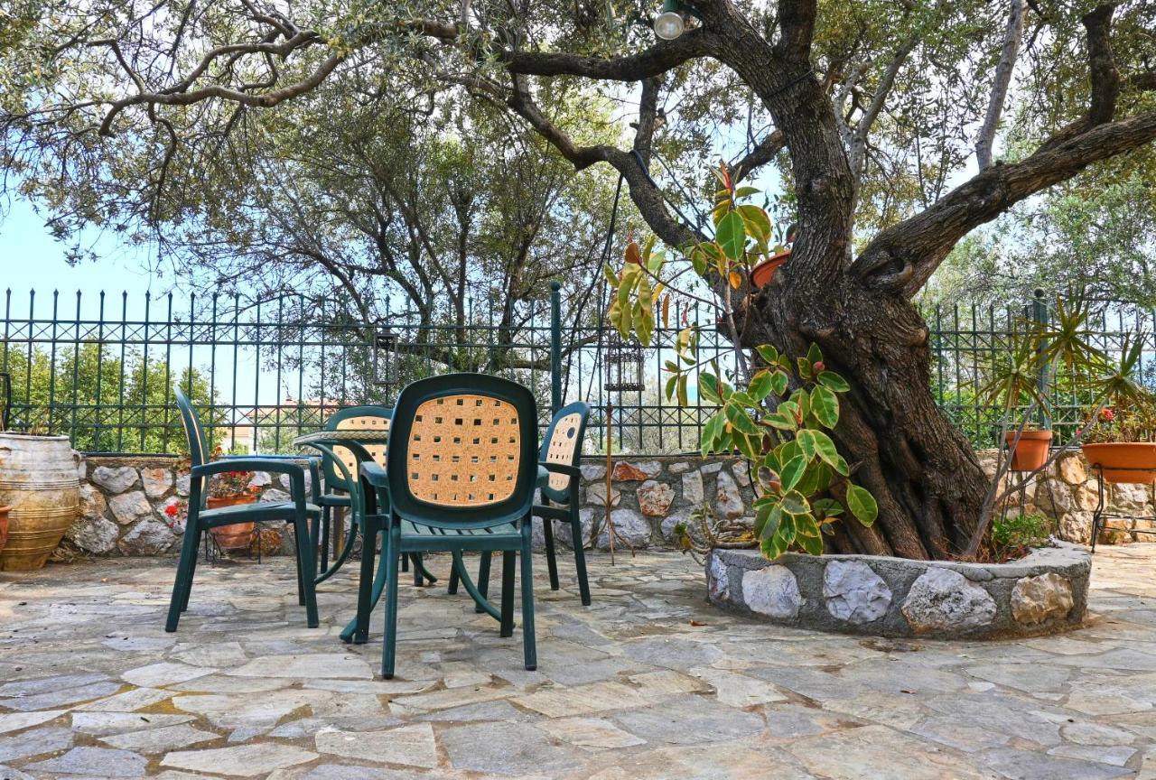 Pavlos' Cottage With Beach View Корфос Экстерьер фото
